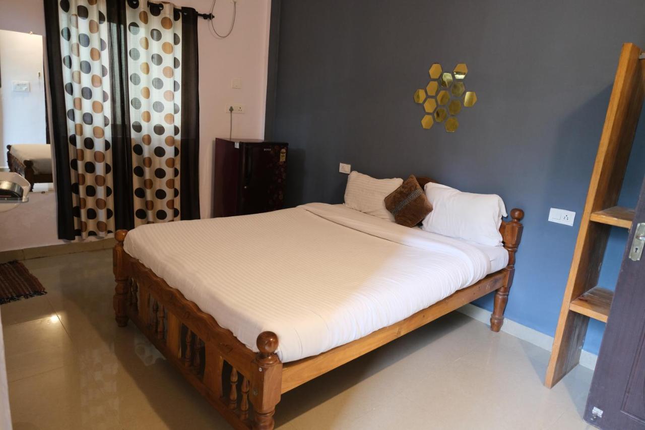 Candolim Glitter Sand Luaran gambar
