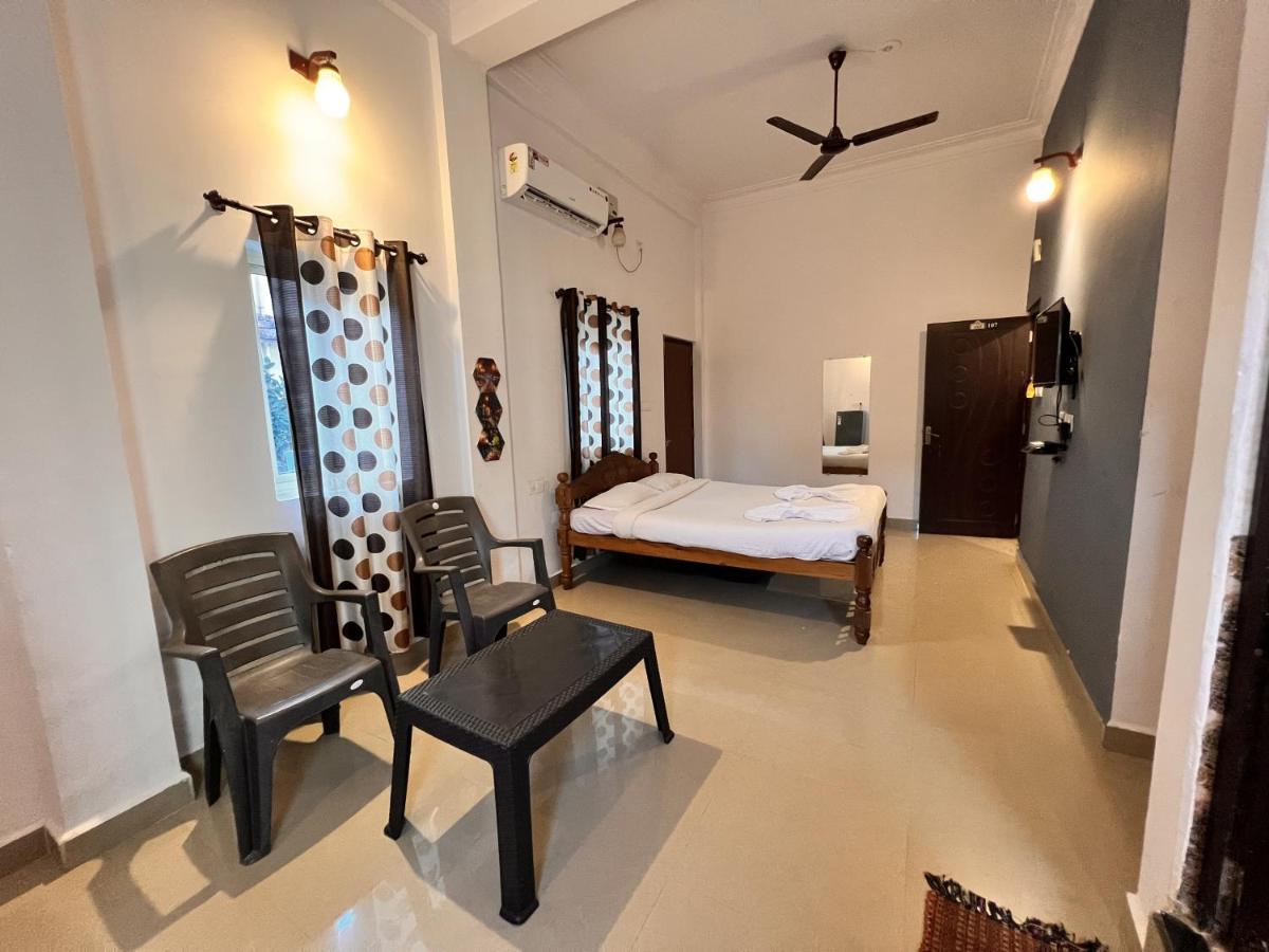 Candolim Glitter Sand Luaran gambar