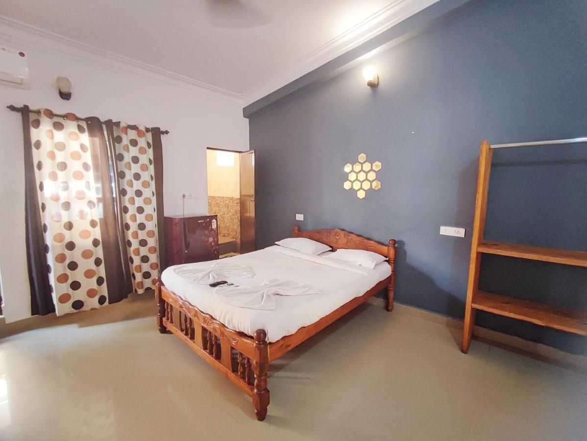 Candolim Glitter Sand Luaran gambar