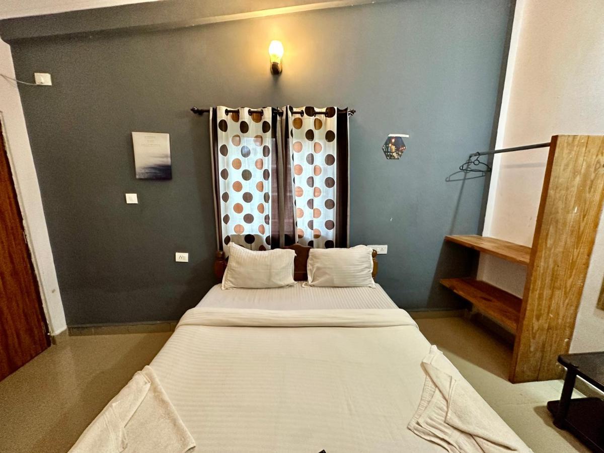 Candolim Glitter Sand Luaran gambar
